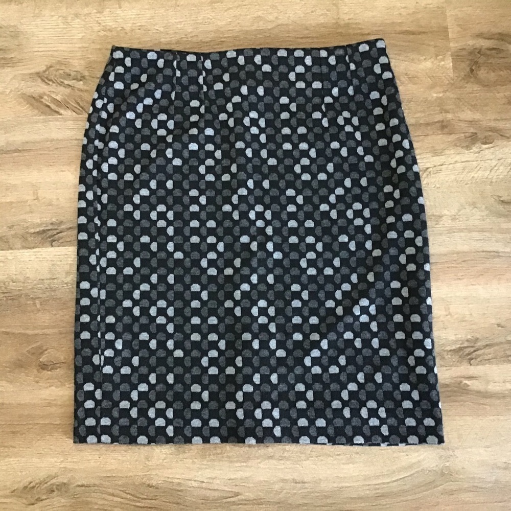 Halogen Pencil Skirt Size 10 Geometric Dot Print Work Soft Knit Black Gr…